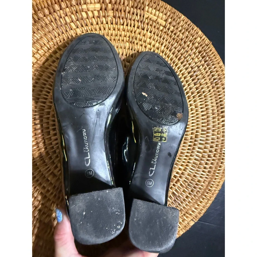 CL by Laundry Womens Black Patent Block Heel Round Toe Pumps Size 6M Scuffed